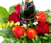 Jahody růže a šampaňský
